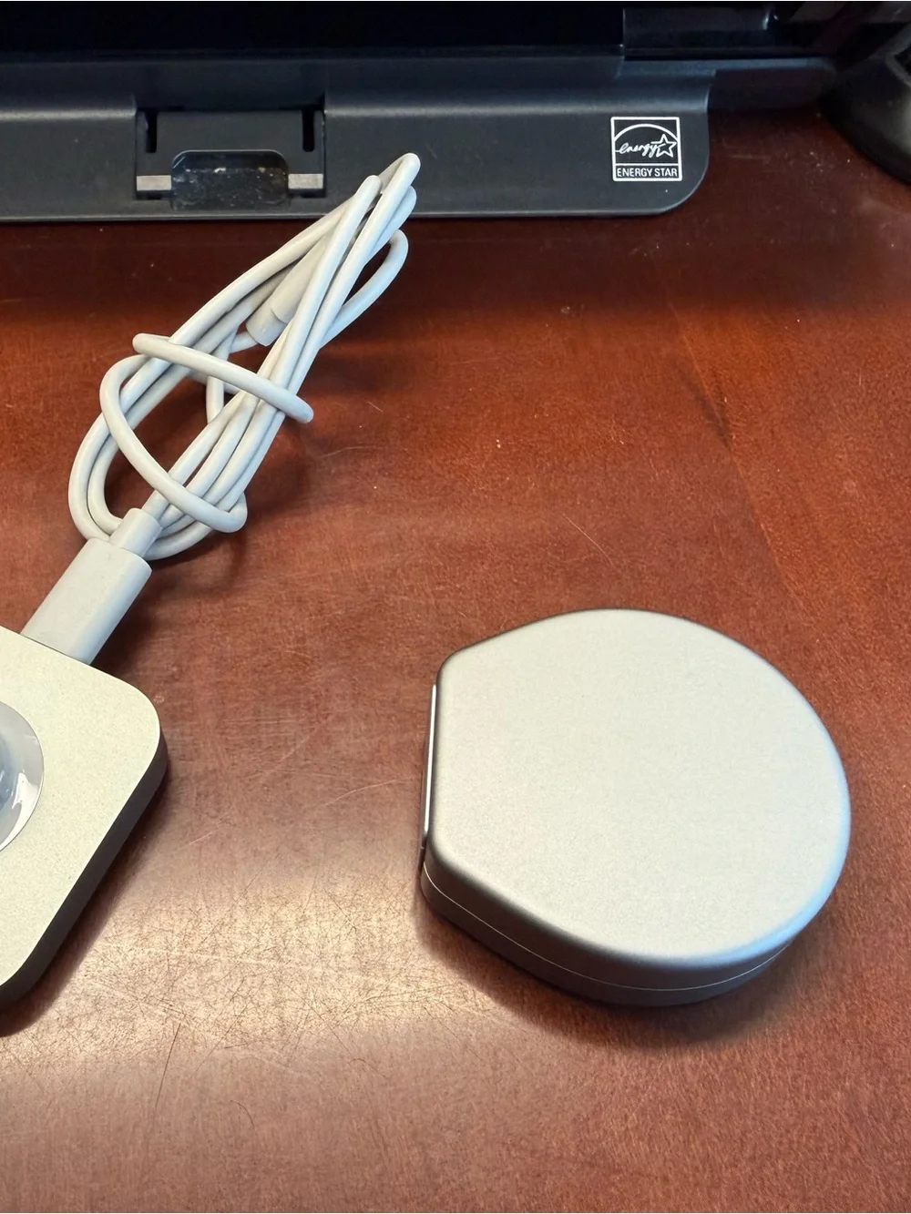 Oura Ring 4 Charger Dock  and portable charger in Gray